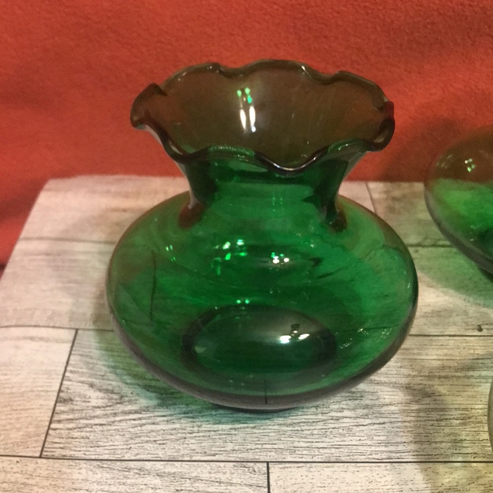 Vintage Green Depression Glass ruffled vases 4 count - Picture 2 of 4